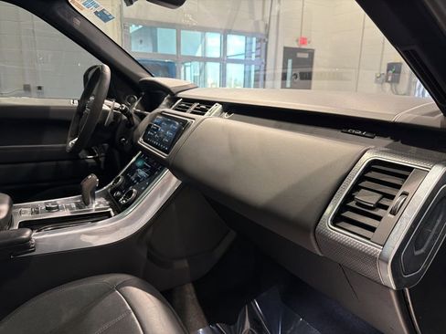 Used 2019 Land Rover Range Rover Sport HST AWD/4WD image 28