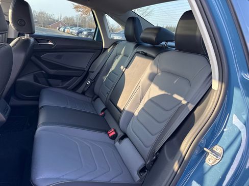 Used 2025 Volkswagen Jetta SEL image 15