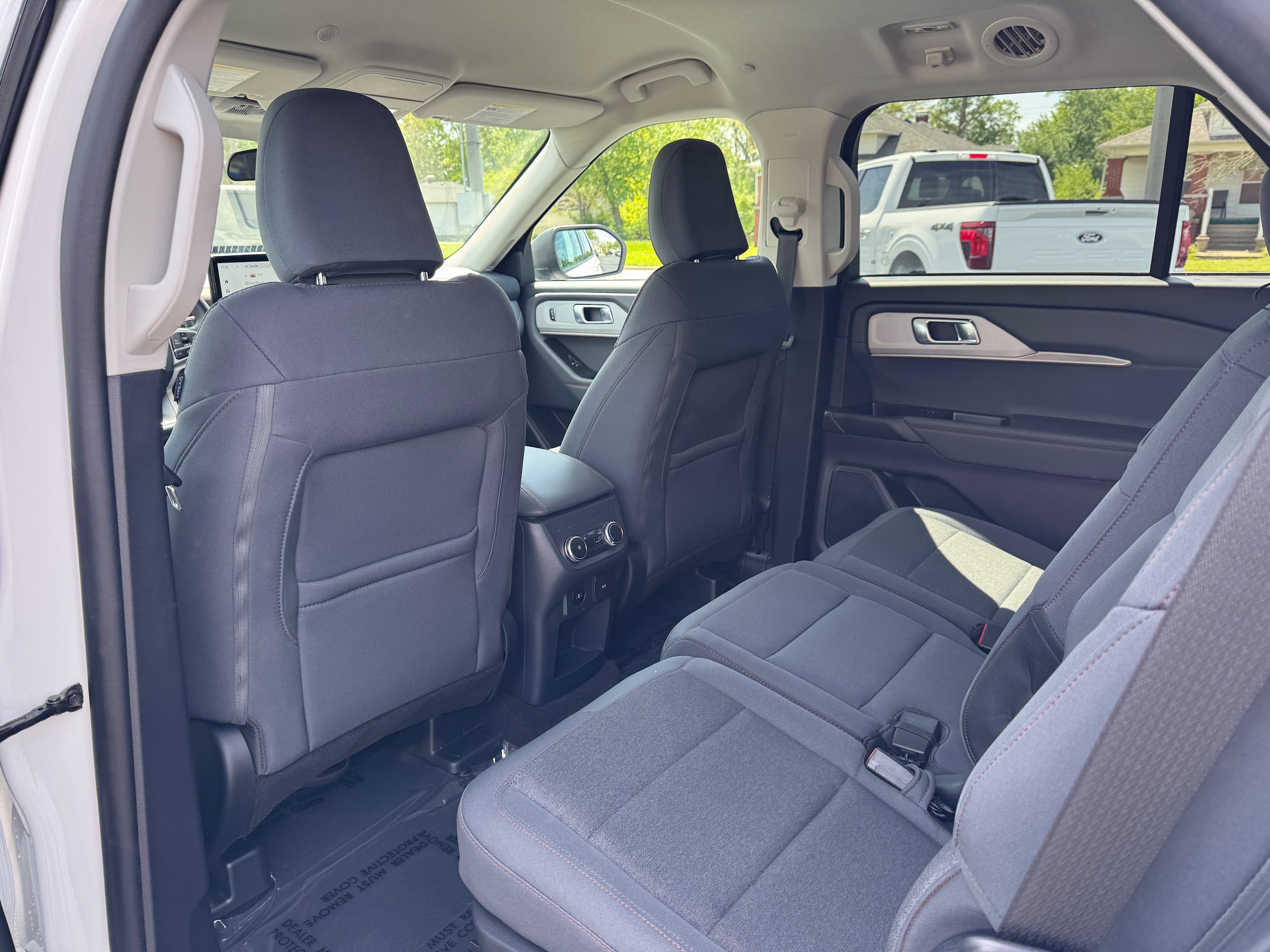Used 2025 Ford Explorer Active RWD image 13