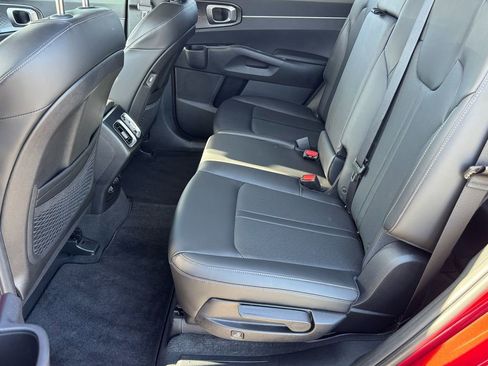 Used 2023 Kia Sorento S w/ Panoramic Sunroof Package FWD image 14
