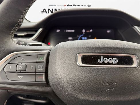 Used 2023 Jeep Grand Cherokee Altitude image 25