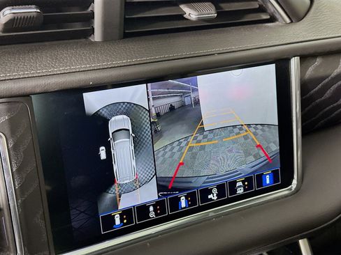 Used 2024 GMC Yukon Denali image 15