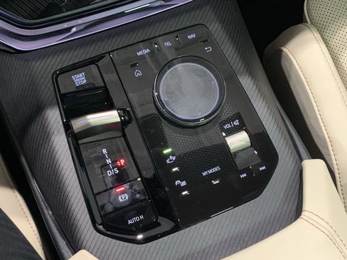 Used 2025 BMW X3 xDrive30i w/ Convenience Package image 23