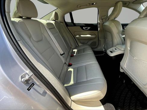 Used 2022 Volvo S60 B5 Momentum AWD/4WD image 25