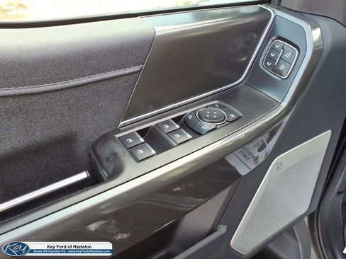 Used 2022 Ford F150 Lariat w/ Equipment Group 502A High image 12