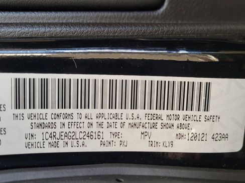 Used 2020 Jeep Grand Cherokee Laredo w/ Laredo X Package image 33