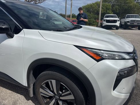 Used 2024 Nissan Rogue SL w/ SL Premium Package image 4