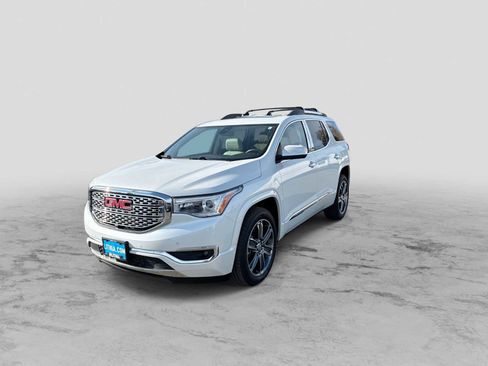 Used 2017 GMC Acadia Denali w/ Technology Package image 4