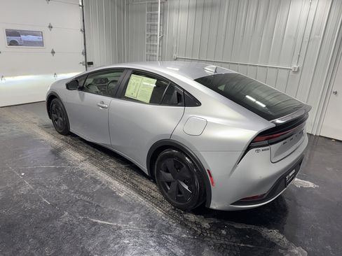Used 2024 Toyota Prius LE image 2