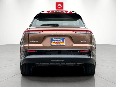 New 2025 Toyota Crown Signia image 4