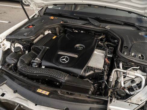 Used 2018 Mercedes-Benz E 300 E 300 4MATIC Sedan 4D w/ Premium 1 Package image 33