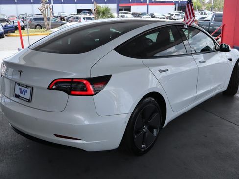 Used 2021 Tesla Model 3 Standard Range Plus image 5