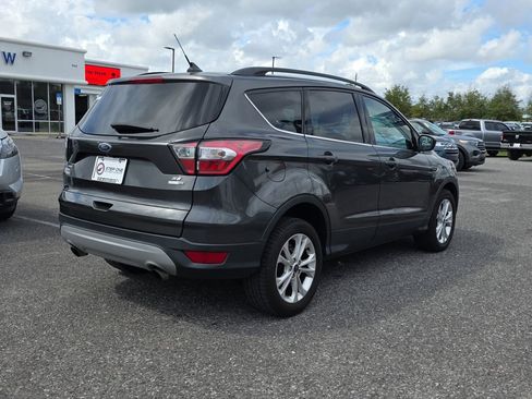 Used 2018 Ford Escape SE w/ SE Sync 3 Package image 5