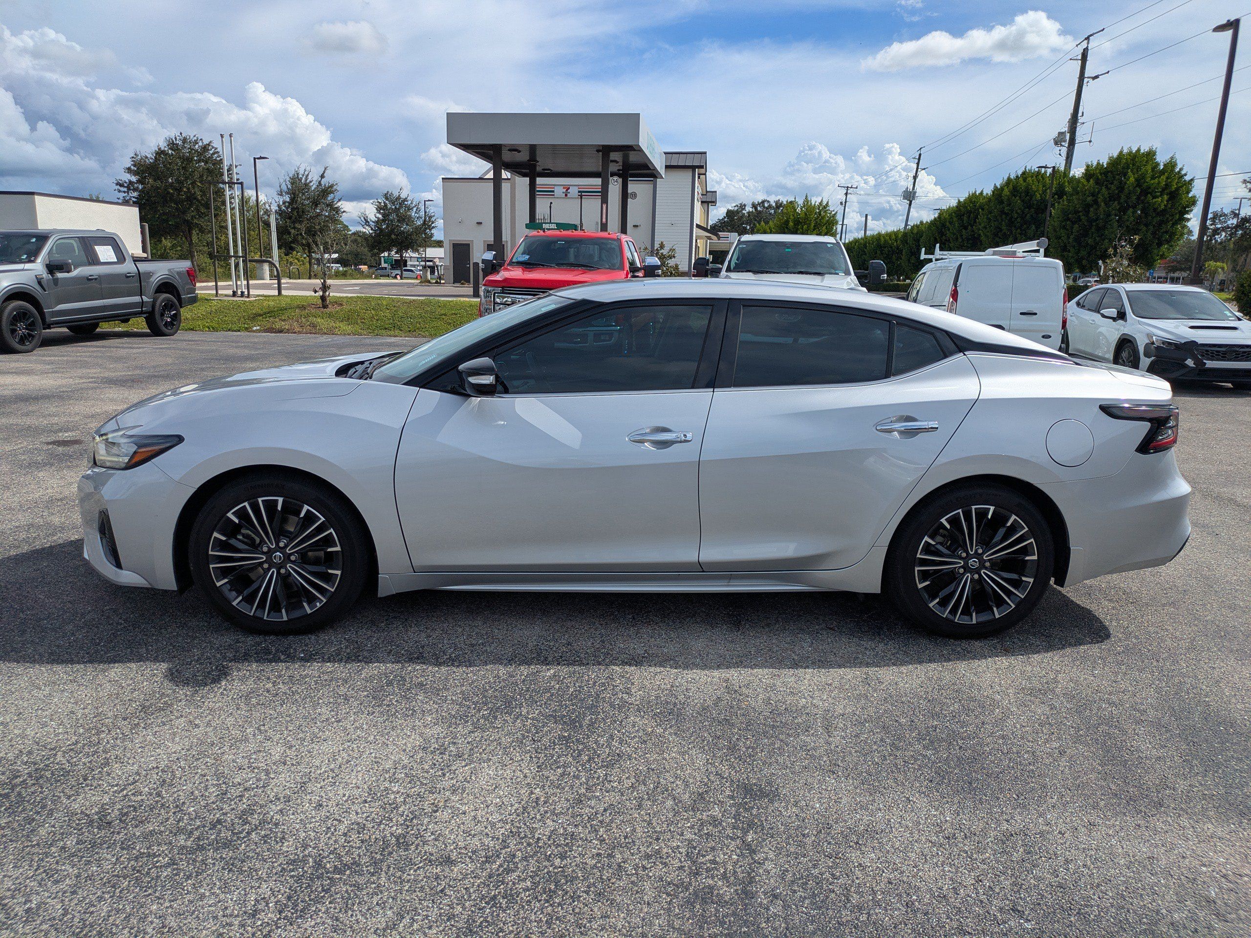 Used 2021 Nissan Maxima 3.5 SV w/ Floor Mat Group FWD image 7