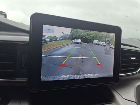 Used 2023 Ford Explorer XLT w/ Equipment Group 202A image 15