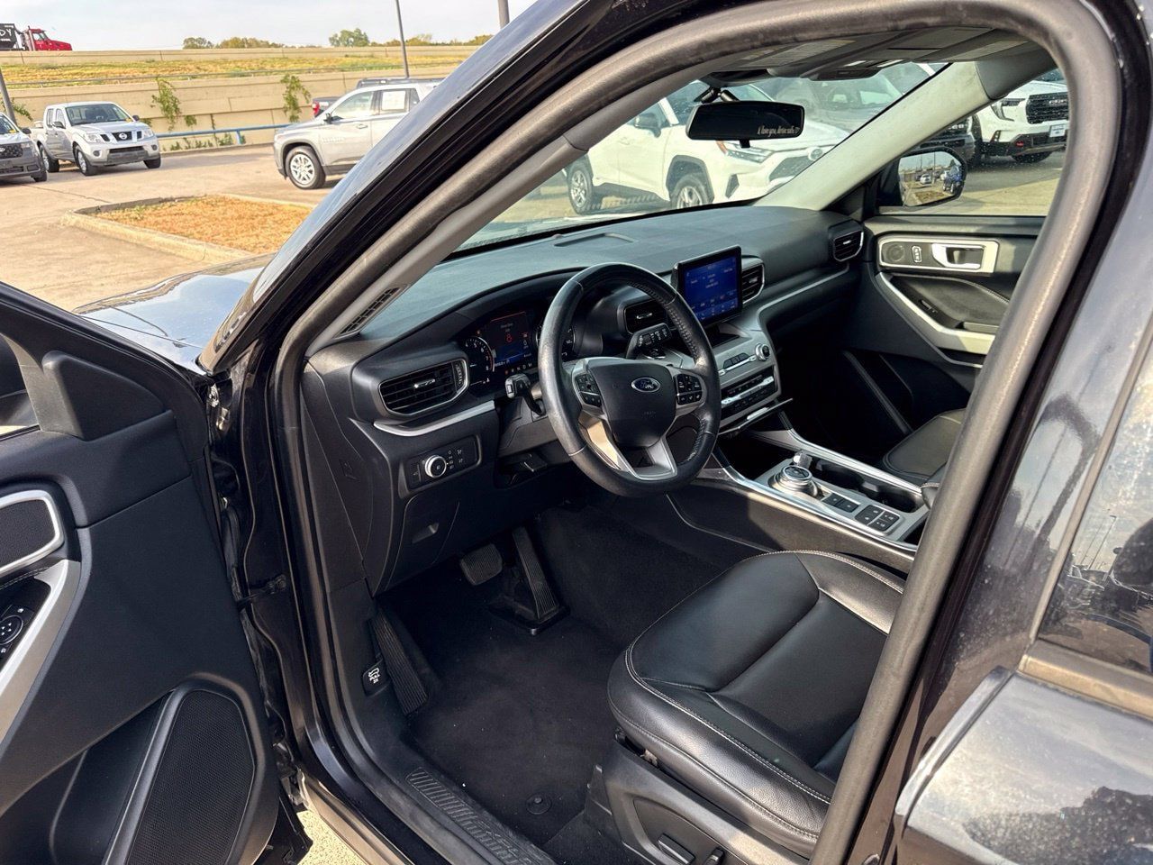 Used 2020 Ford Explorer XLT w/ Equipment Group 202A RWD image 21