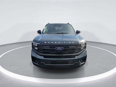 New 2025 Ford Expedition Active image 3