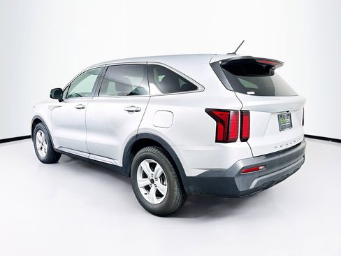 Used 2022 Kia Sorento LX FWD image 5