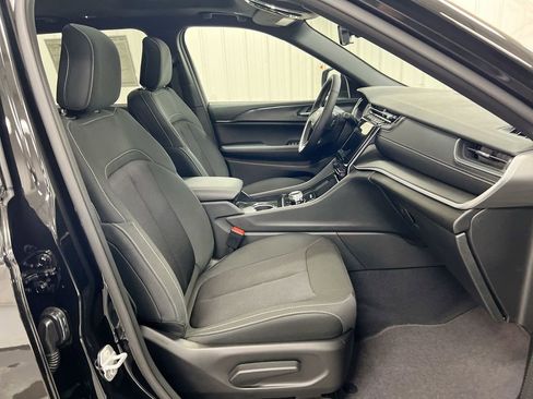 New 2026 Jeep Grand Cherokee L 4WD image 22