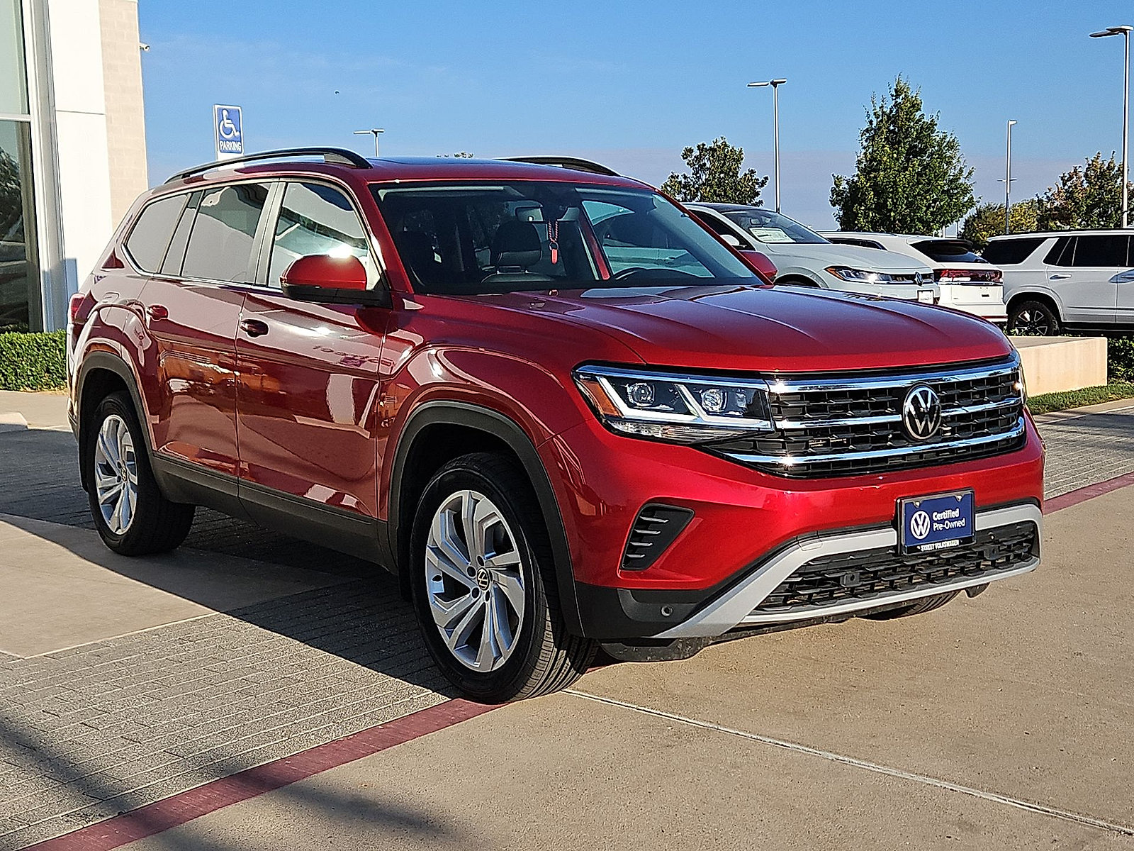 Certified 2023 Volkswagen Atlas SE w/ Panoramic Sunroof Package AWD/4WD image 2
