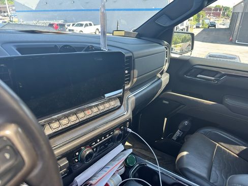 Used 2023 Chevrolet Silverado 1500 ZR2 w/ Technology Package AWD/4WD image 8