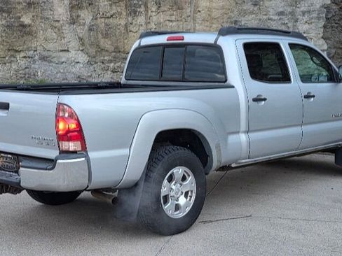 Used 2005 Toyota Tacoma PreRunner image 7
