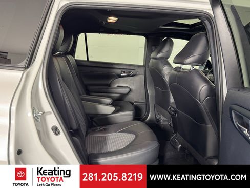 Certified 2024 Toyota Highlander XSE image 20