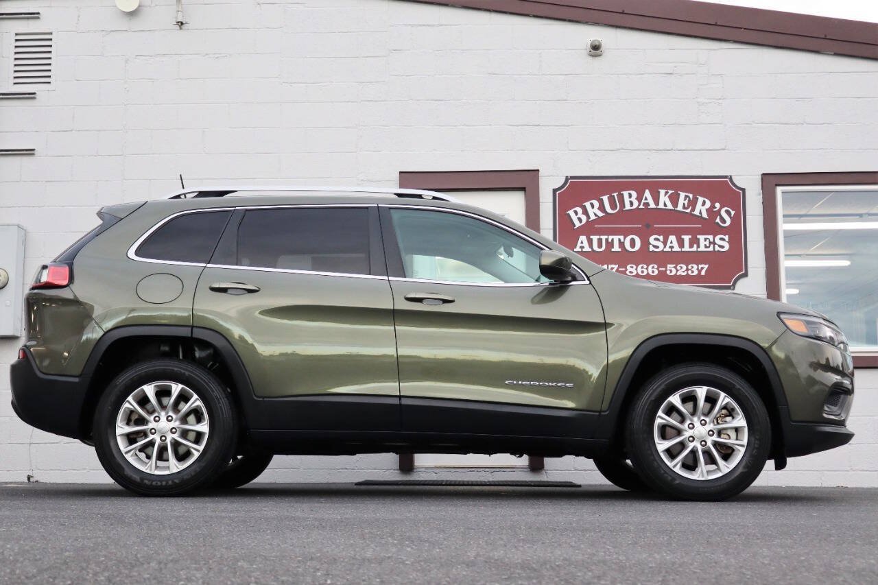 Used 2019 Jeep Cherokee Latitude w/ Popular Appearance Group AWD/4WD image 7