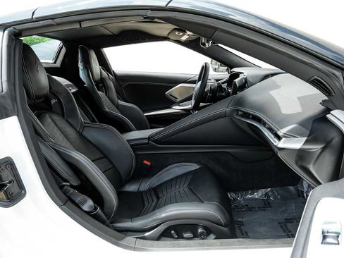 Used 2025 Chevrolet Corvette Stingray Preferred Conv w/ 2LT image 38