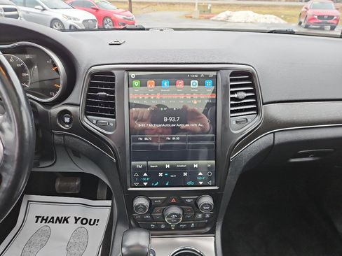 Used 2018 Jeep Grand Cherokee Limited w/ Luxury Group II image 15