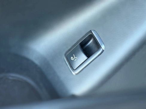 Used 2017 Mercedes-Benz GLA 250 4MATIC image 23