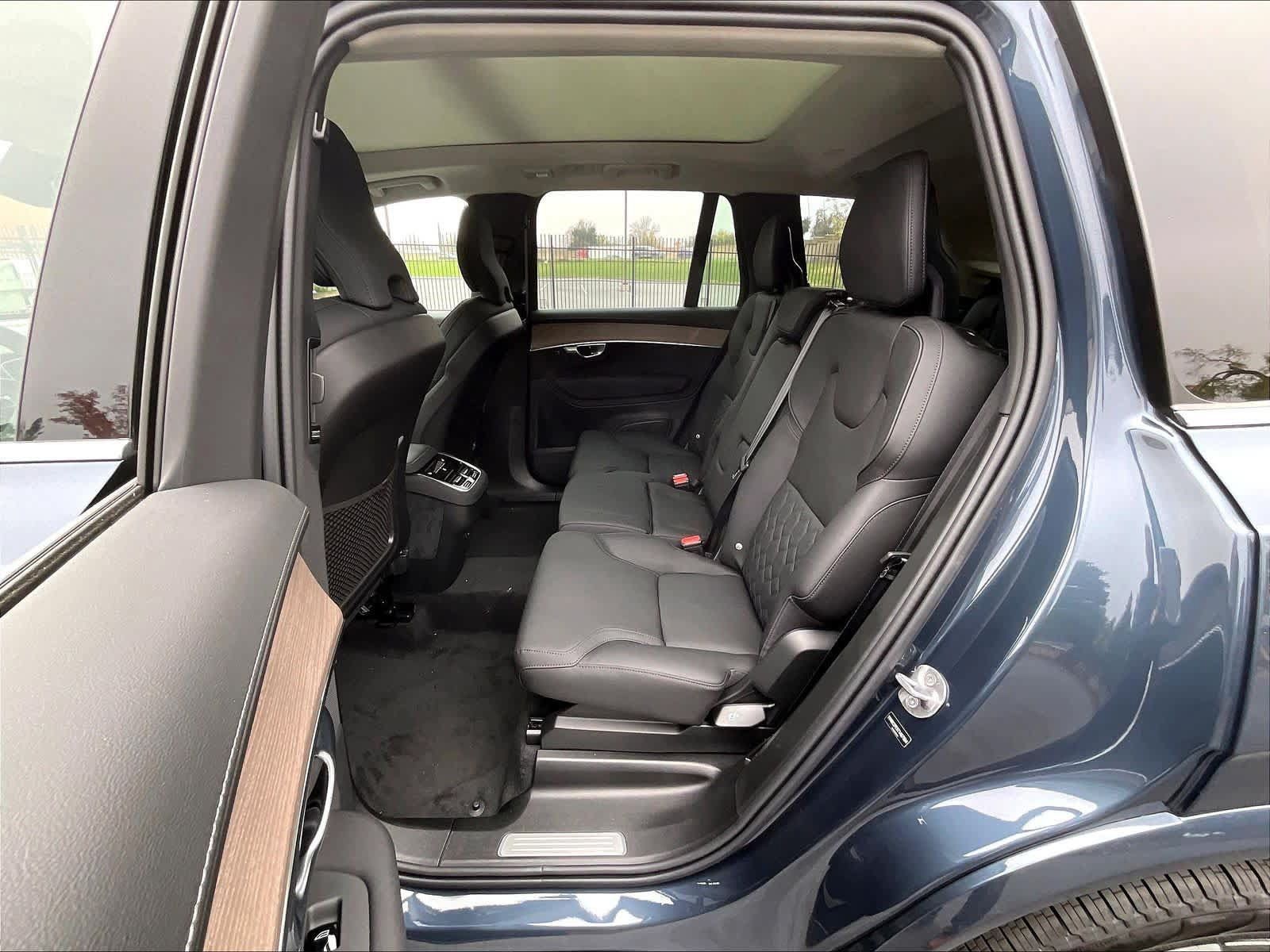 New 2026 Volvo XC90 B5 Plus w/ Protection Package AWD/4WD image 12