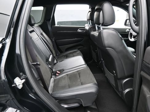 Used 2021 Jeep Grand Cherokee Laredo X image 33