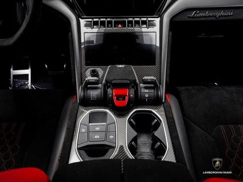 Used 2023 Lamborghini Urus Performante AWD/4WD image 44