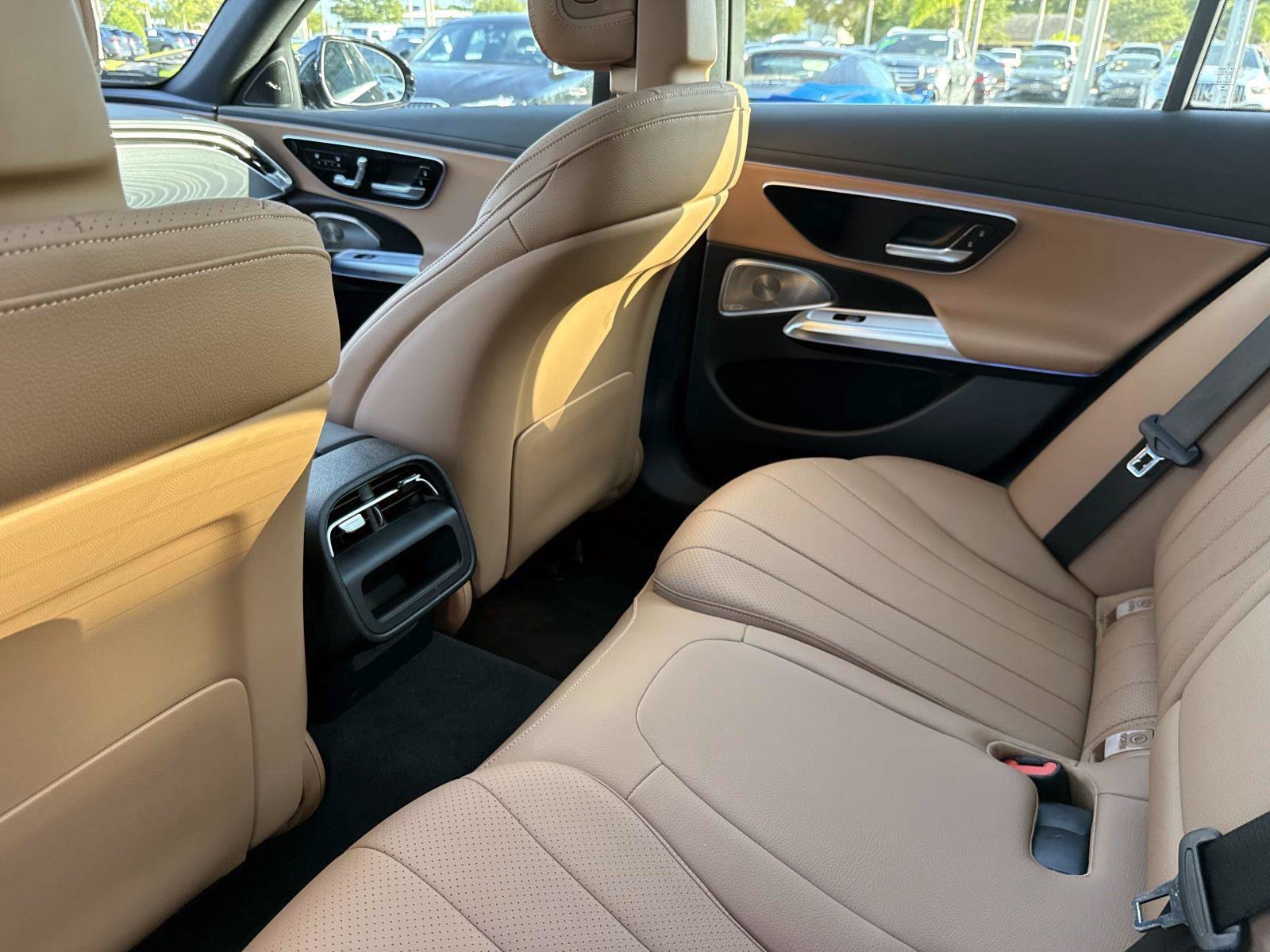 Used 2024 Mercedes-Benz E 350 4MATIC Sedan image 13