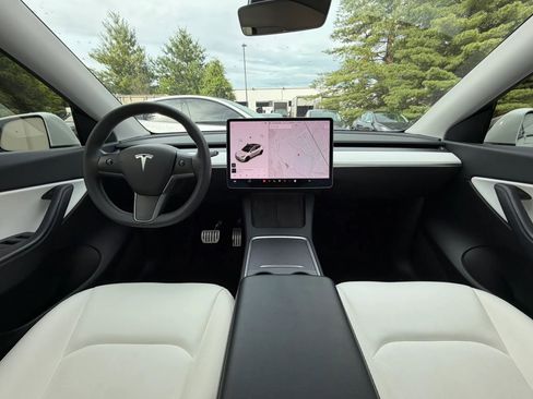 Used 2021 Tesla Model Y Performance AWD/4WD image 2