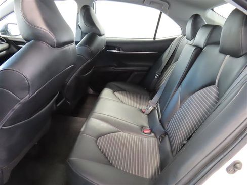 Used 2022 Toyota Camry SE w/ Cold Weather Package AWD/4WD image 30