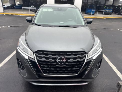 Used 2024 Nissan Kicks S image 3