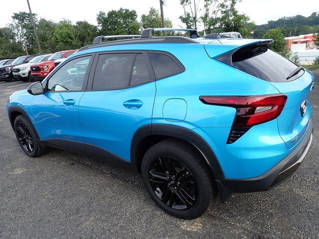 Used 2025 Chevrolet Trax ACTIV w/ Sunroof Package FWD image 4