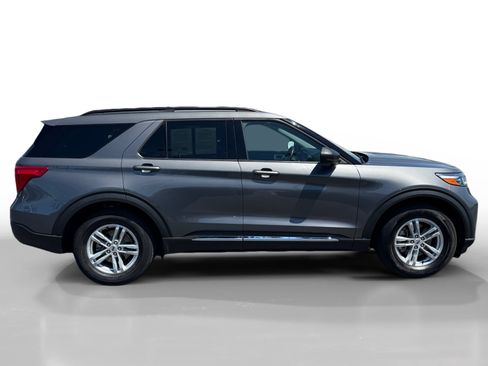Certified 2023 Ford Explorer XLT w/ Equipment Group 202A RWD image 6