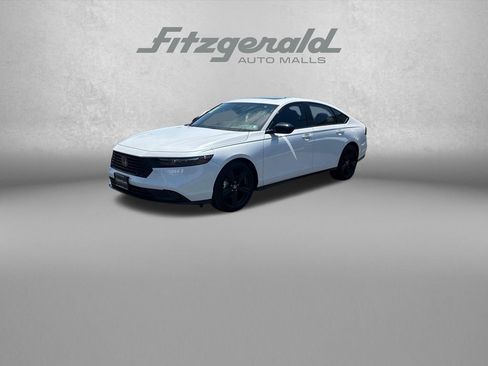 Used 2025 Honda Accord Sport image 3