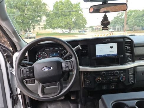 Used 2025 Ford F350 XLT AWD/4WD image 29