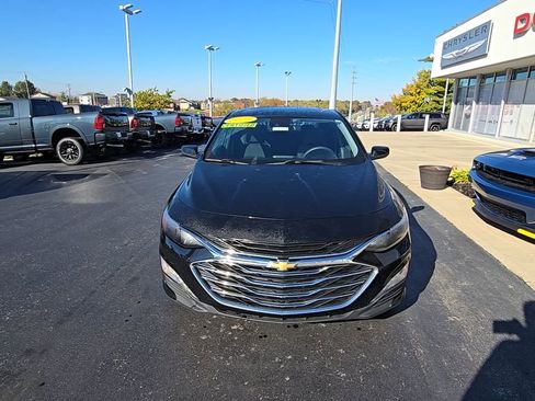 Used 2023 Chevrolet Malibu LT image 2