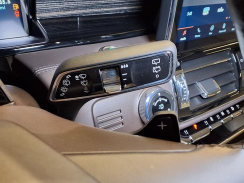 Used 2024 Lincoln Navigator Black Label AWD/4WD image 10