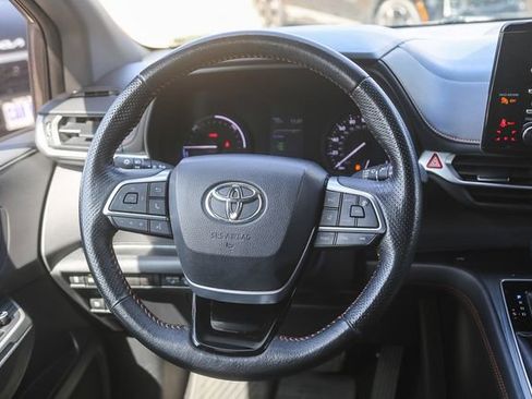 Used 2021 Toyota Sienna XSE image 17