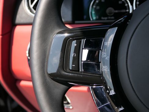 Used 2022 Rolls-Royce Cullinan image 23