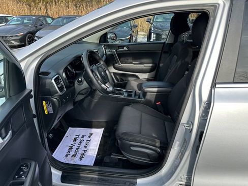 Used 2020 Kia Sportage LX image 9