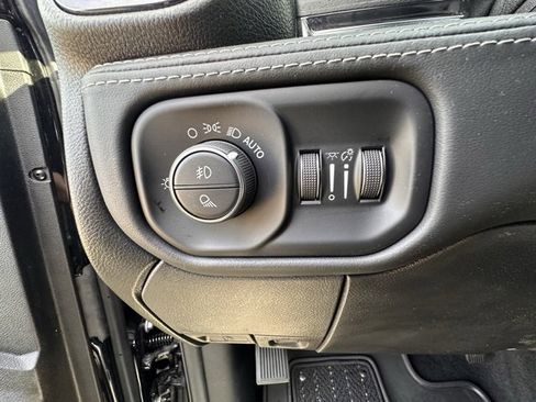 Used 2024 RAM 2500 Limited image 26