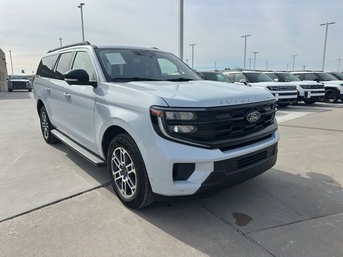 Used 2025 Ford Expedition Max Active image 2
