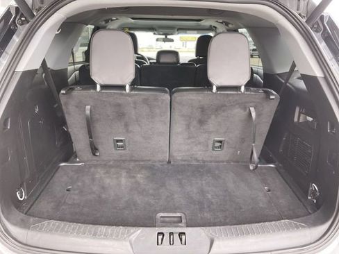 Used 2024 Ford Explorer XLT w/ Equipment Group 202A AWD/4WD image 24